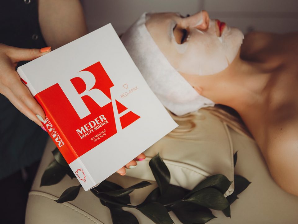 Meder Red-Apax Zabieg został stworzony z myślą o osobach zmagających się z trądzikiem różowatym, rumieniem oraz skórą skłonną do zaczerwienień.